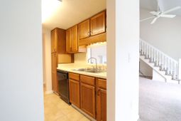 403 Sunnyside Way photo 4