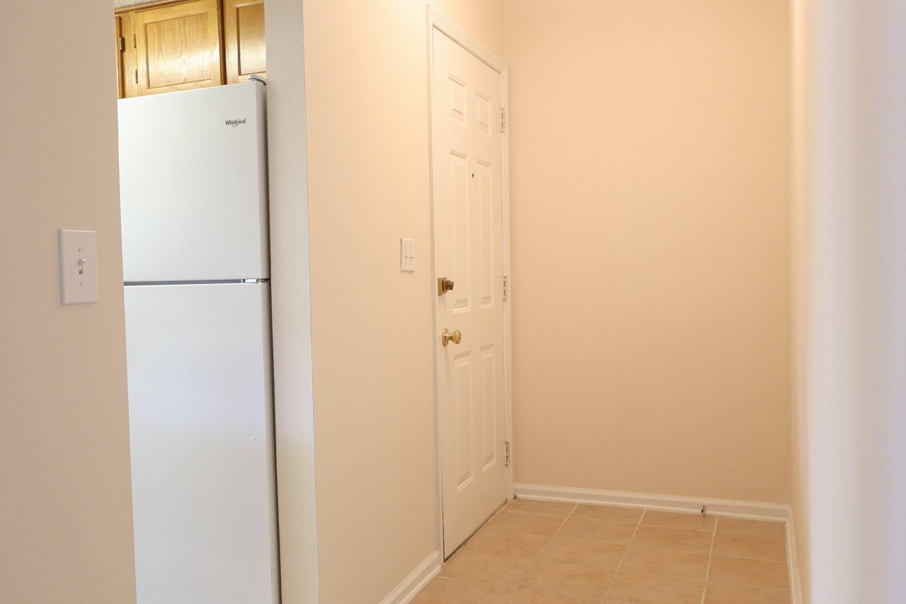 403 Sunnyside Way Photo 8