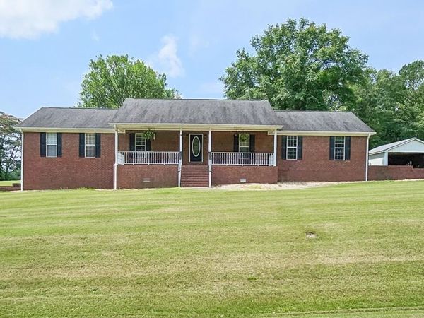 1100 Rain Tree Dr, Tuscumbia, AL