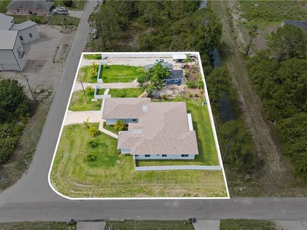 304 Bradley AVE, LEHIGH ACRES, FL 33974