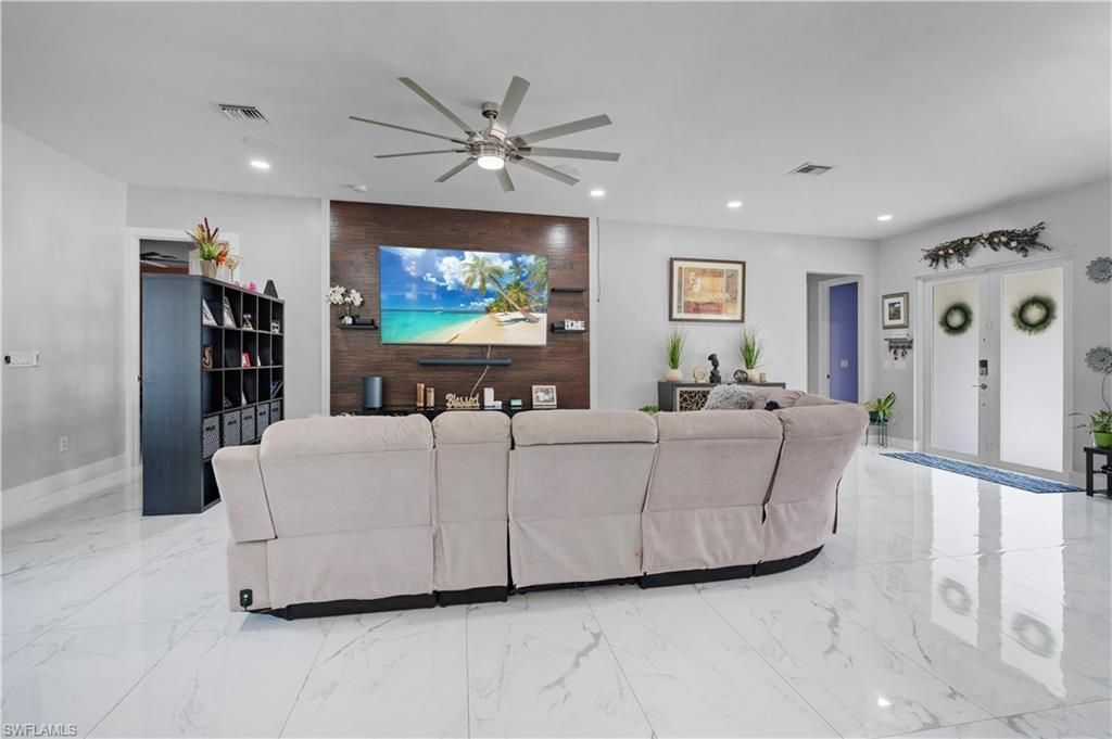 304 Bradley Ave, Lehigh Acres, FL 33974 Photo