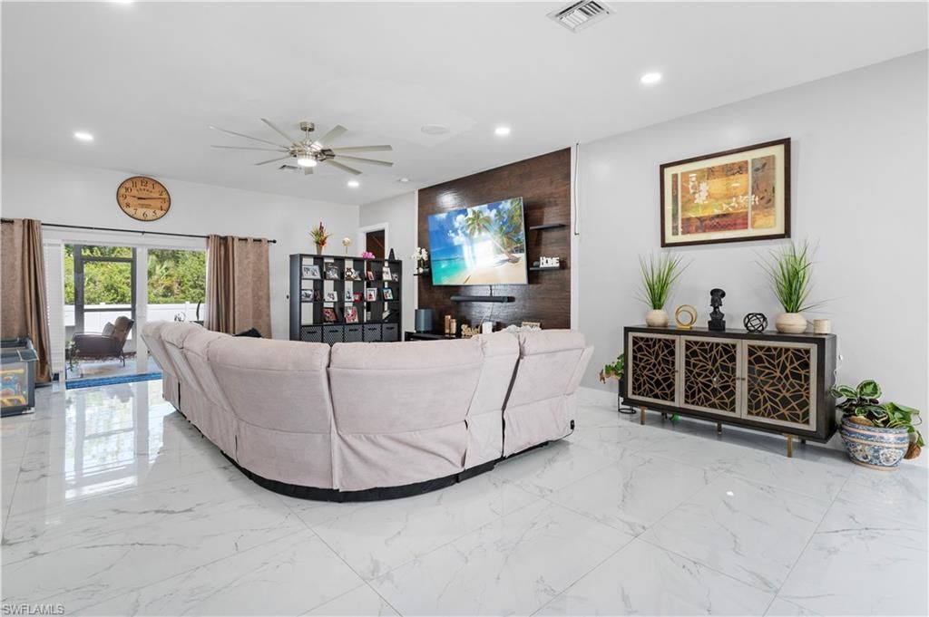 304 Bradley Ave, Lehigh Acres, FL 33974 Photo