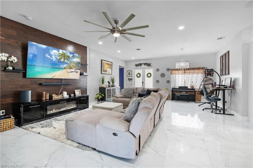 304 Bradley Ave, Lehigh Acres, FL 33974 Photo