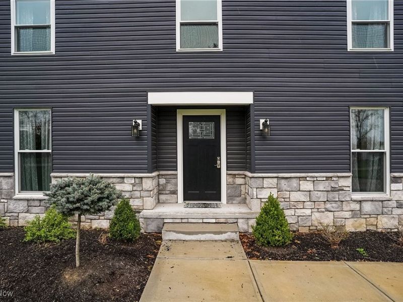 5433 Fleetwood Avenue NW, Canton, OH 44718 Photo 2