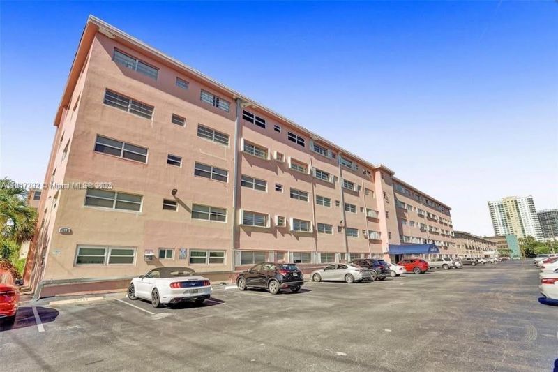180 NE 12th Ave, Unit 14A, Hallandale Beach, FL 33009 Photo