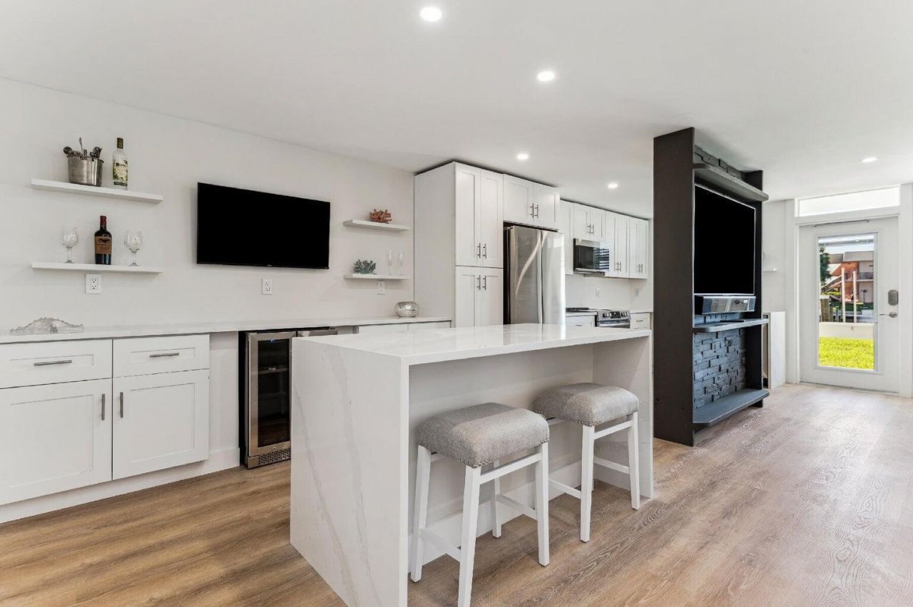 108 Paradise Harbour Boulevard, Unit 107, North Palm Beach, FL 33408 Photo