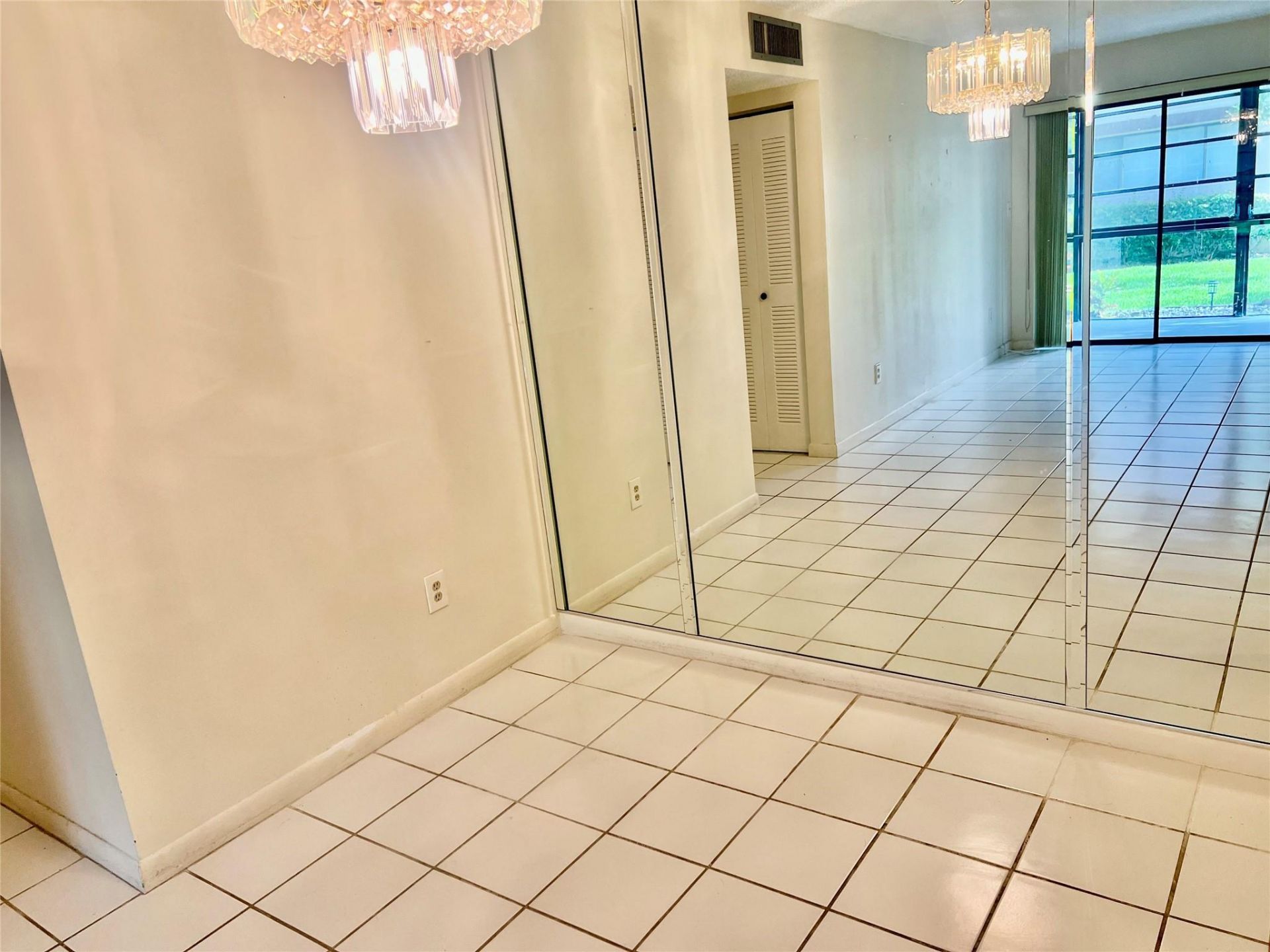 9384 S Belfort Circle, Unit 101, Tamarac, FL 33321 Photo