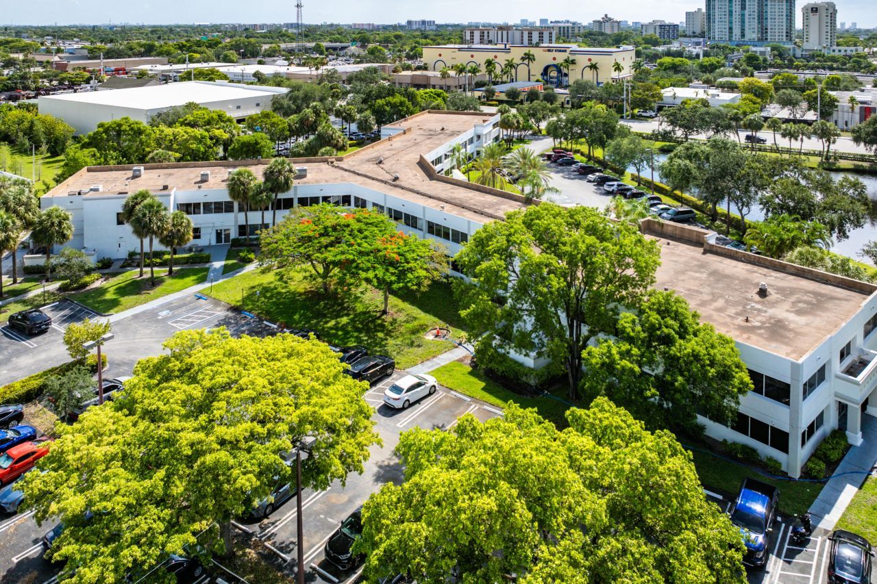 555 SW 12th Avenue, Pompano Beach, FL 33064 Photo