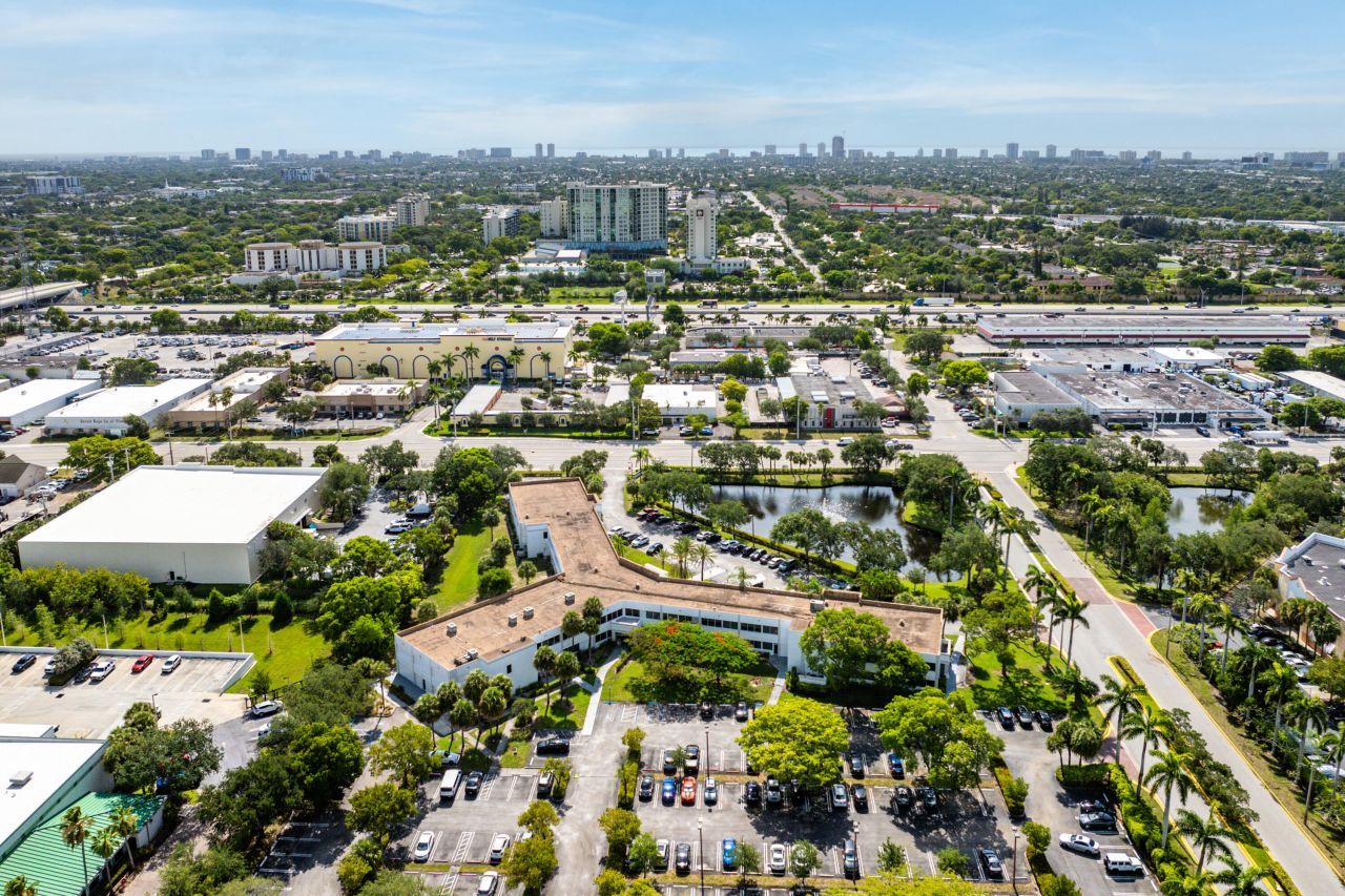 555 SW 12th Avenue, Pompano Beach, FL 33064 Photo