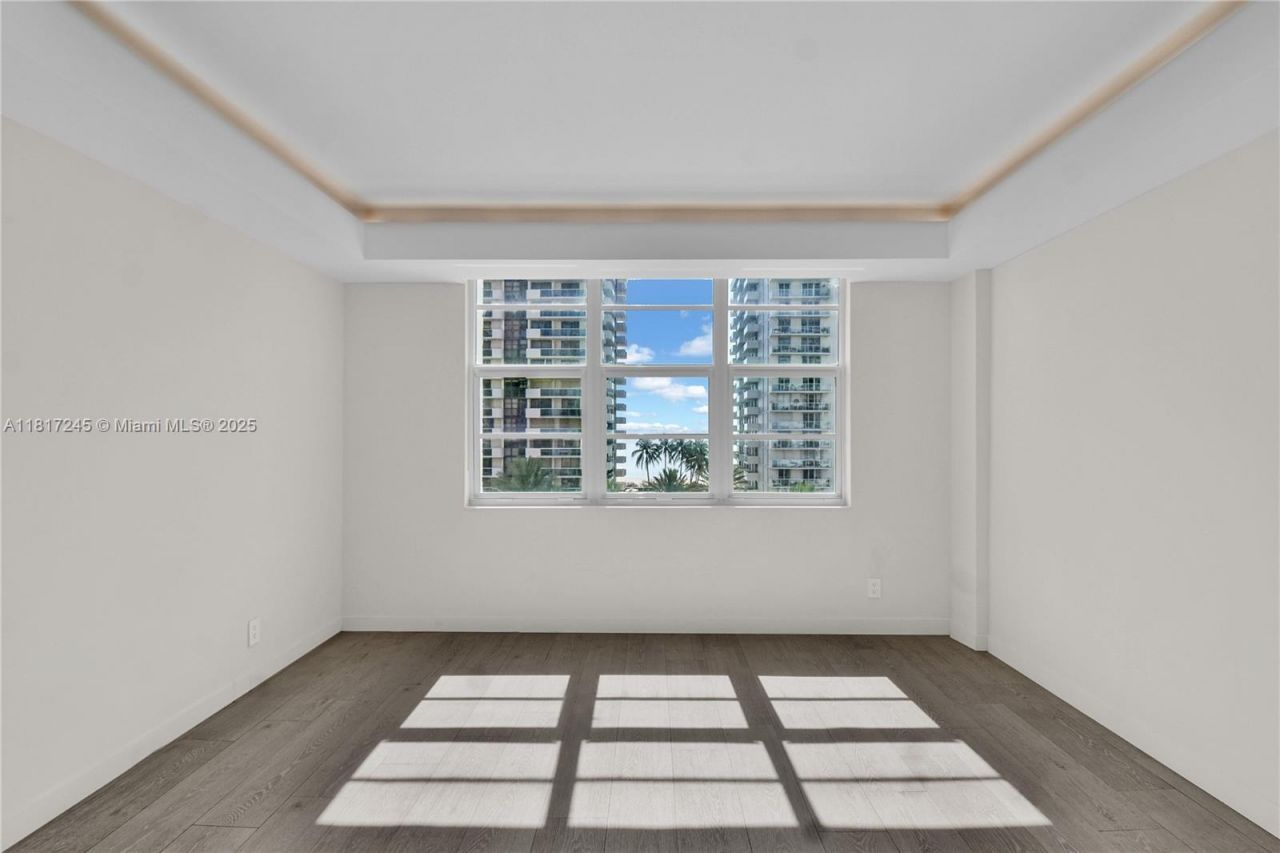 5700 Collins Ave, Unit 7A, Miami Beach, FL 33140 Photo