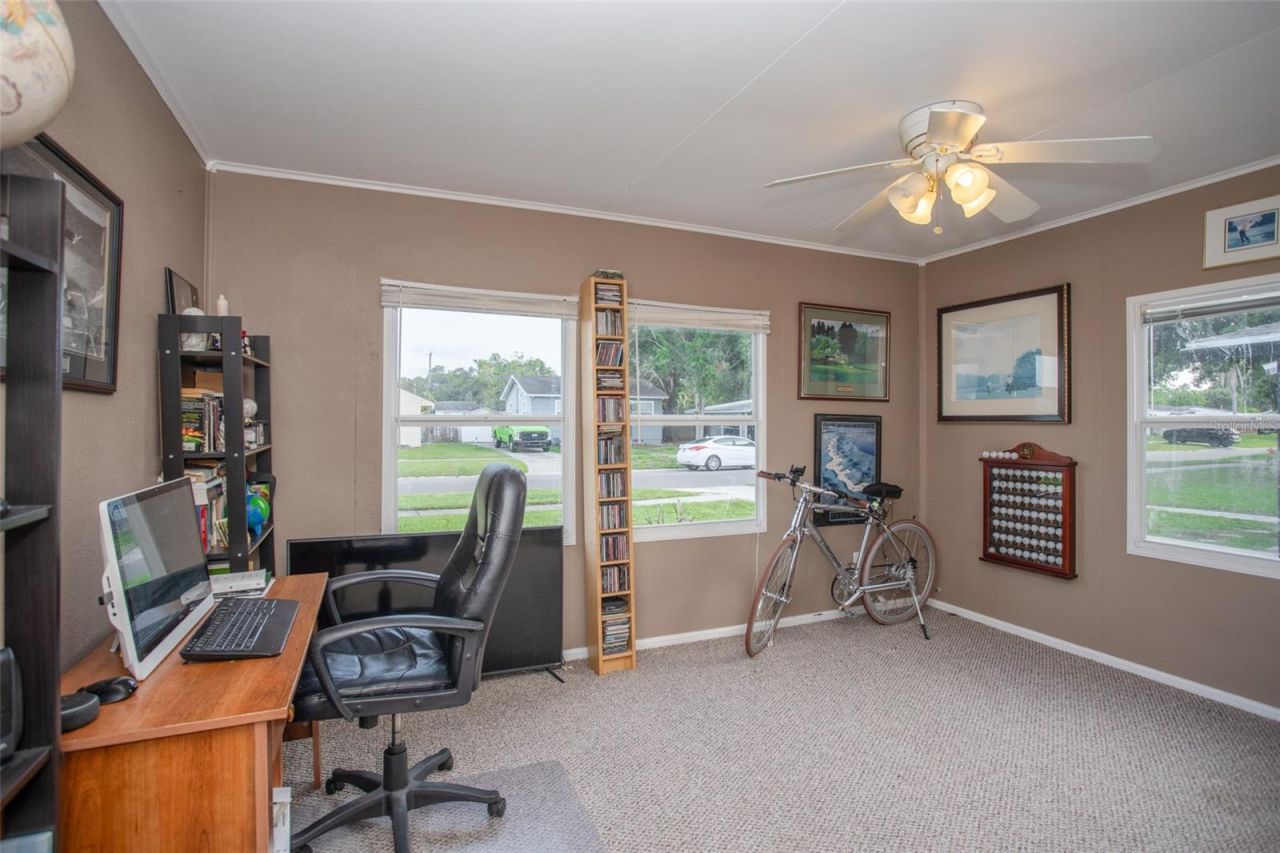 1001 57th Avenue N, Saint Petersburg, FL 33703 Photo