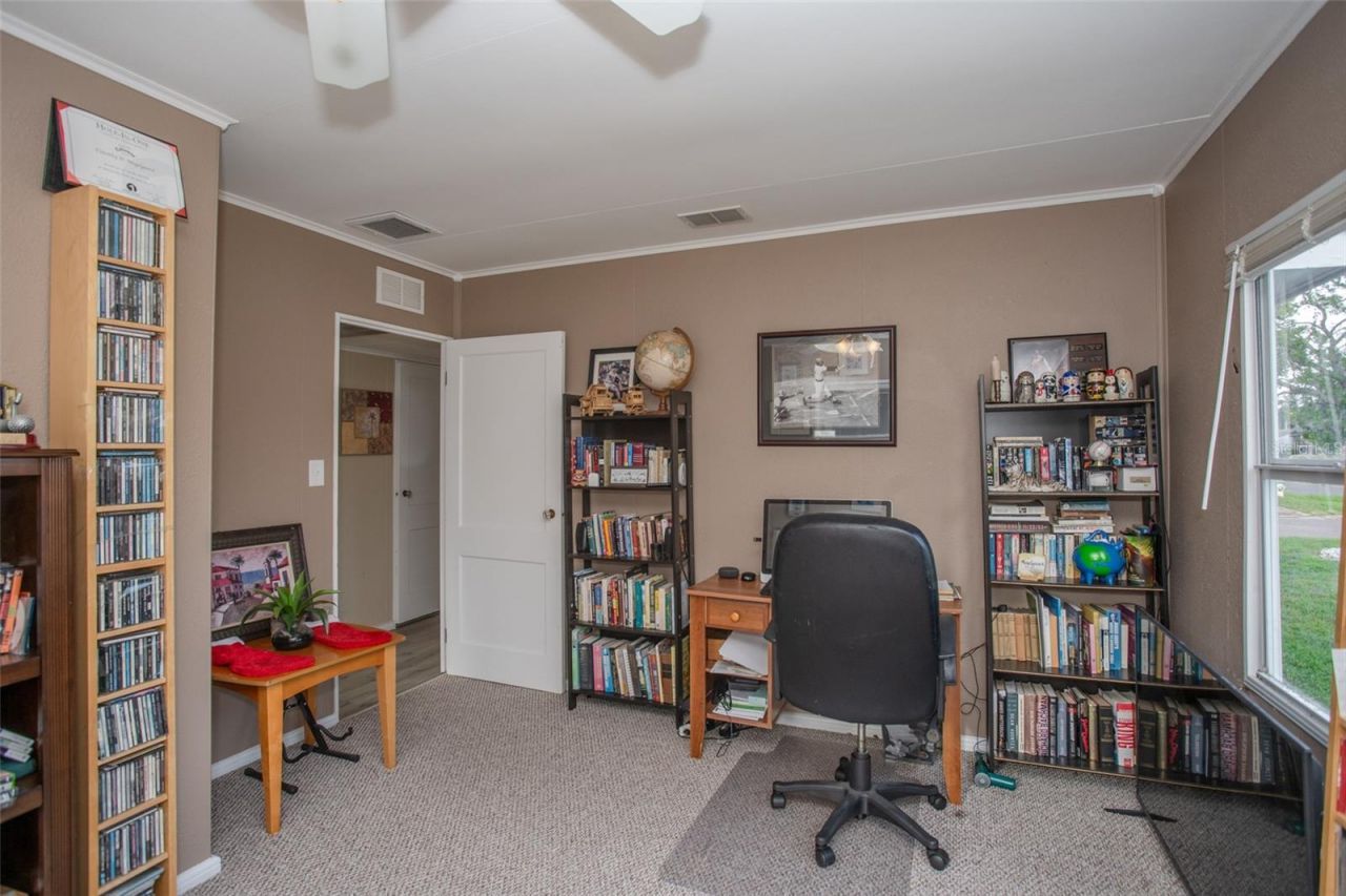 1001 57th Avenue N, Saint Petersburg, FL 33703 Photo