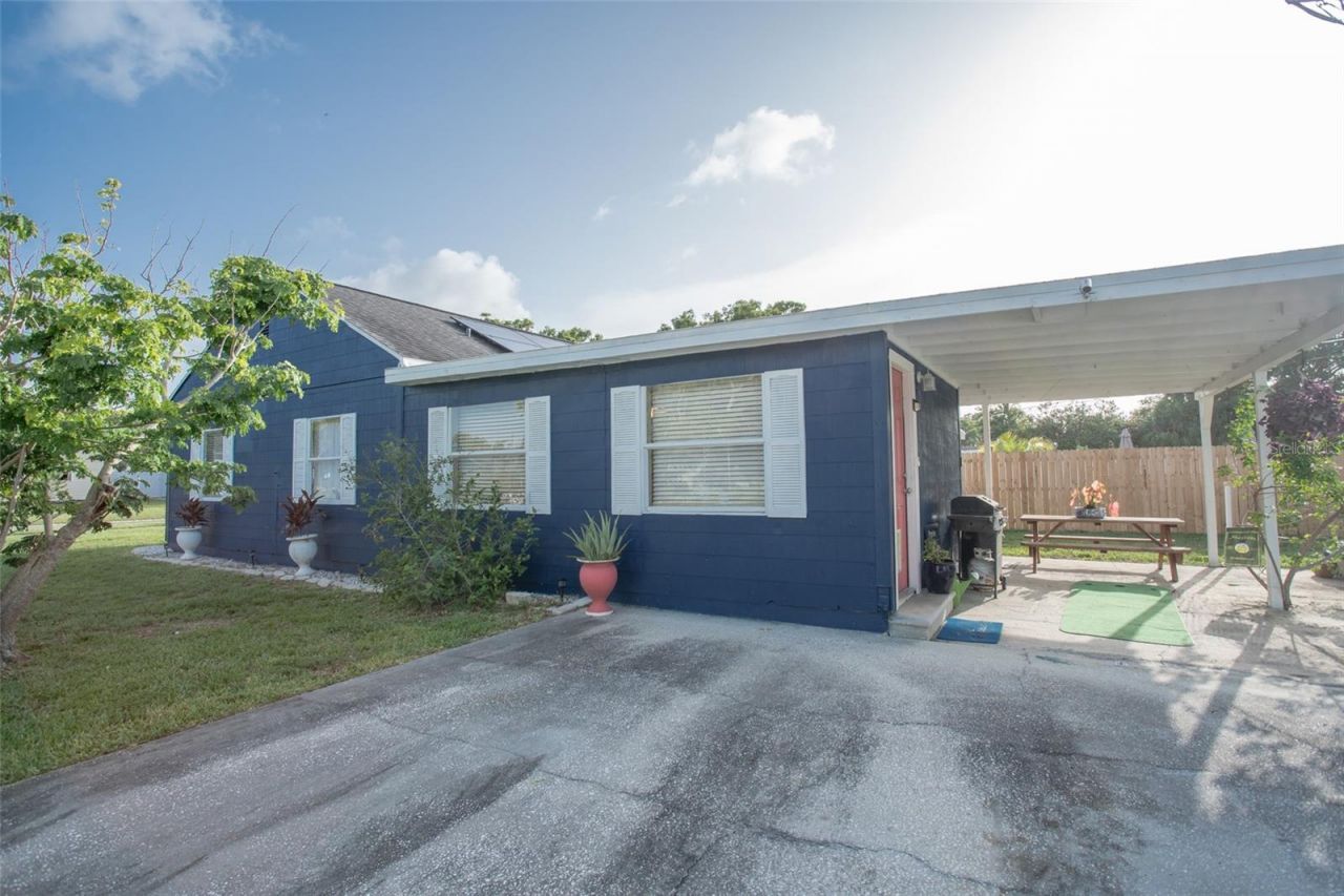 1001 57th Avenue N, Saint Petersburg, FL 33703 Photo