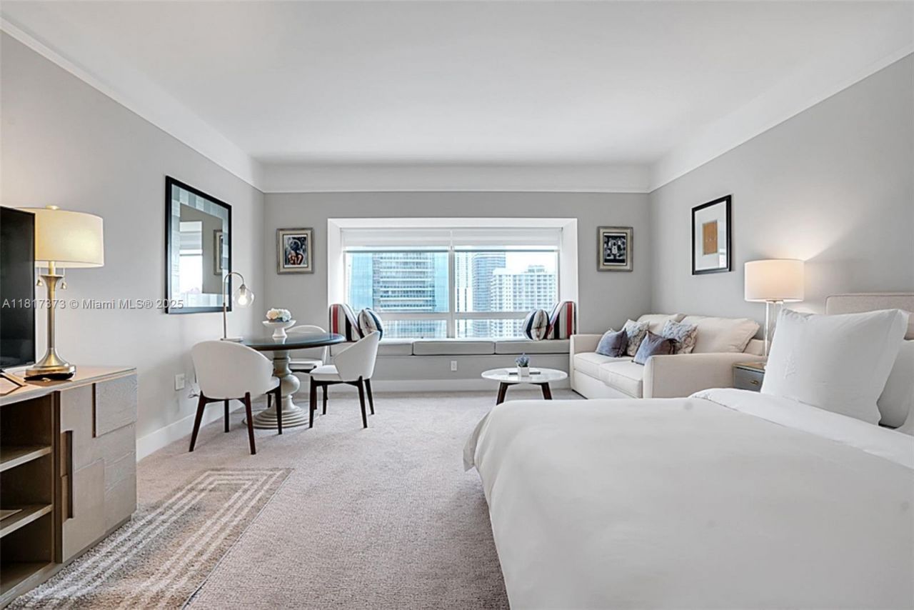 1435 Brickell Ave, Unit 3111, Miami, FL 33131 Photo