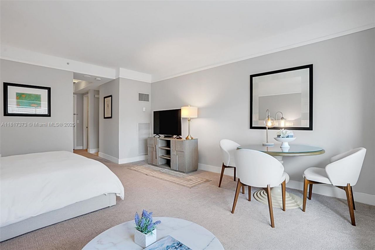 1435 Brickell Ave, Unit 3111, Miami, FL 33131 Photo