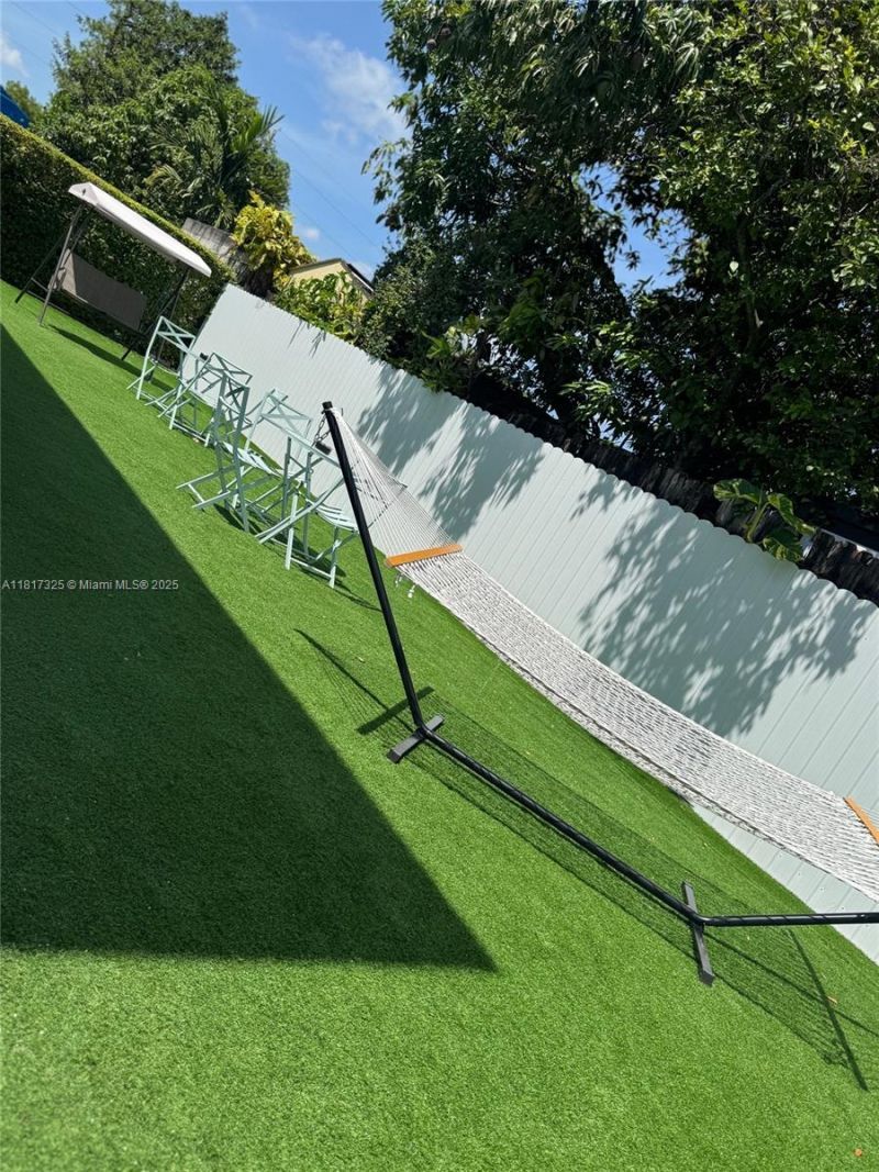 251 NW 57th Ave, Miami, FL 33126 Photo