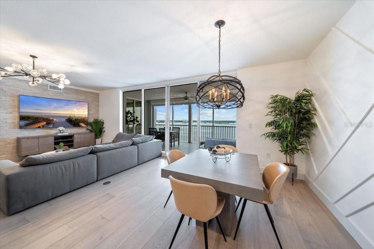 2104 W 1st Street, Unit 1402, Fort Myers, FL 33901 Photo