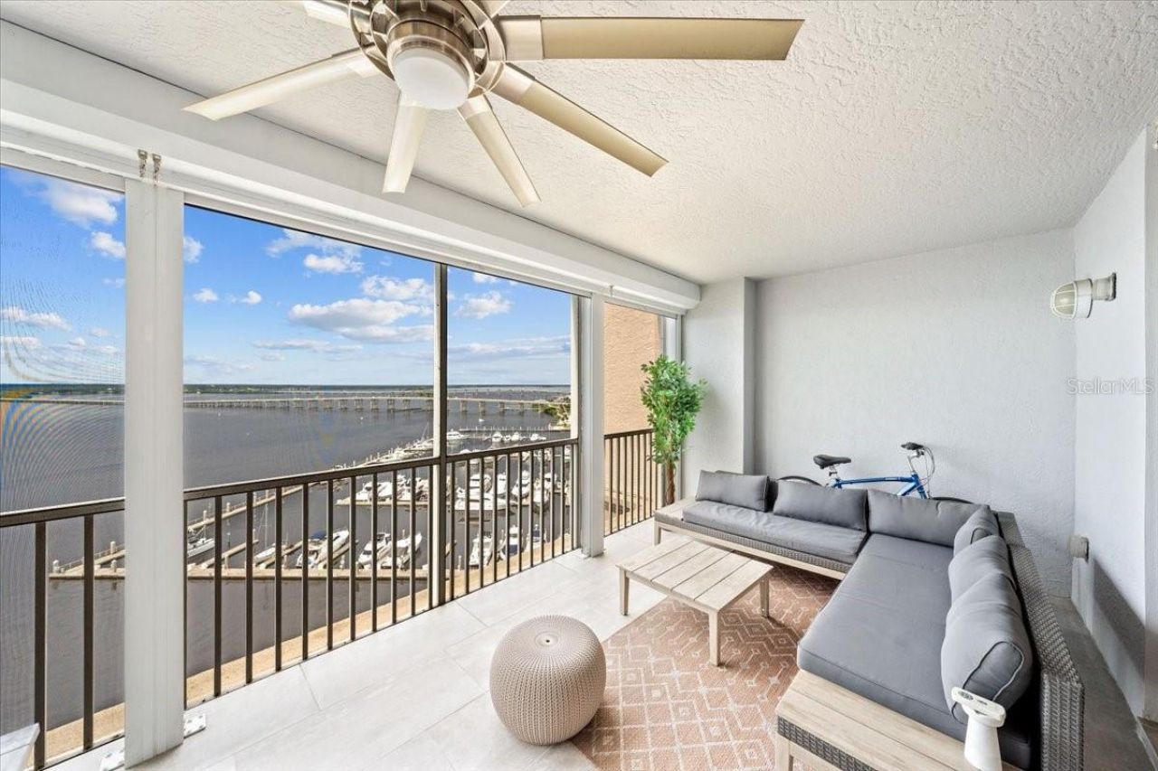 2104 W 1st Street, Unit 1402, Fort Myers, FL 33901 Photo