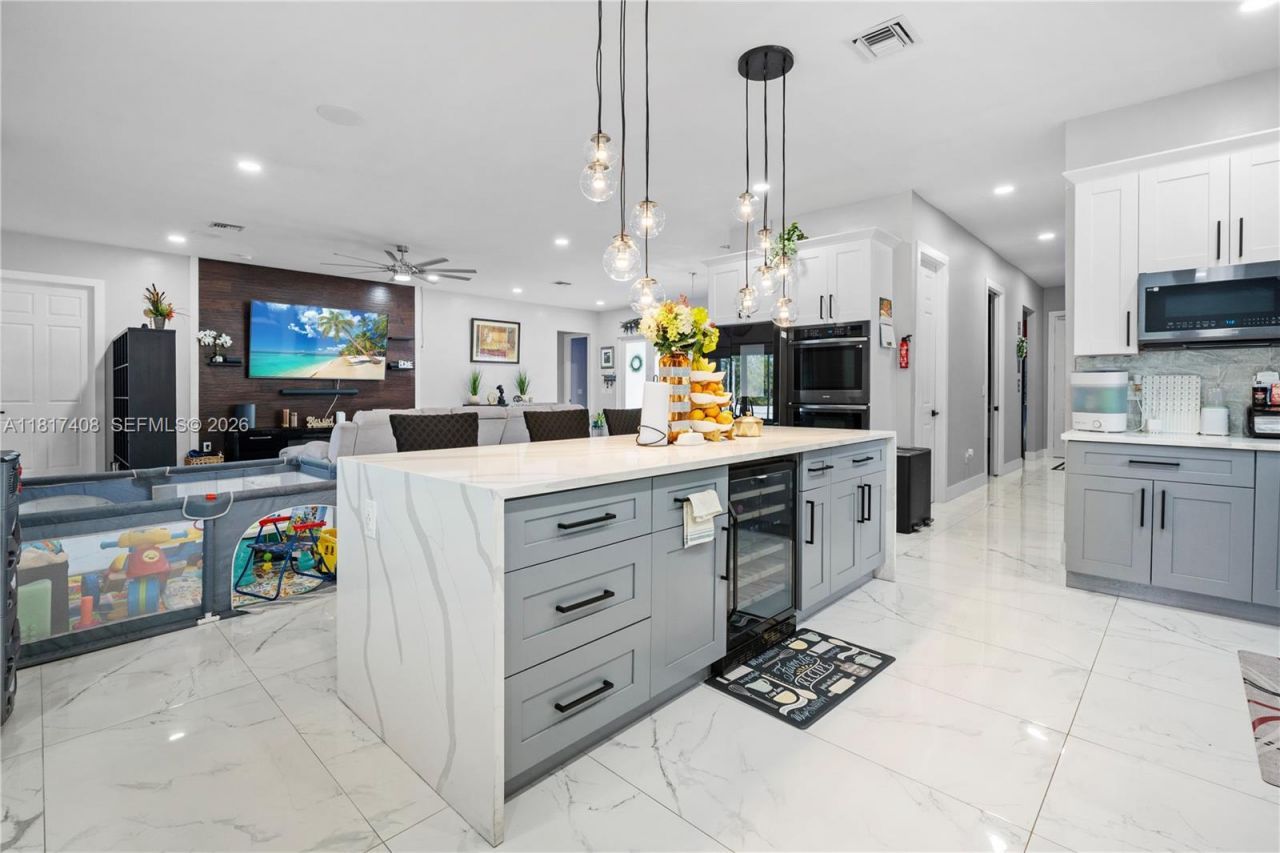 304 Bradley, , FL 33974 Photo