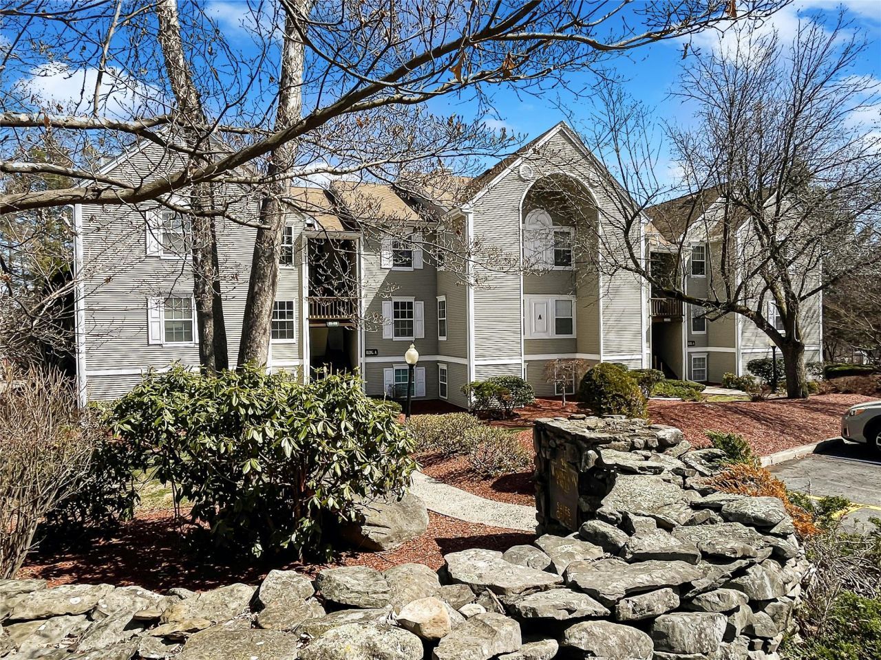 1004 Washington Green, New Windsor, NY 12553 Main Photo