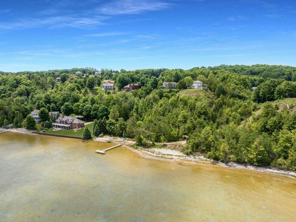 1722 Cherry Blossom Lane S, Suttons Bay, MI 49682