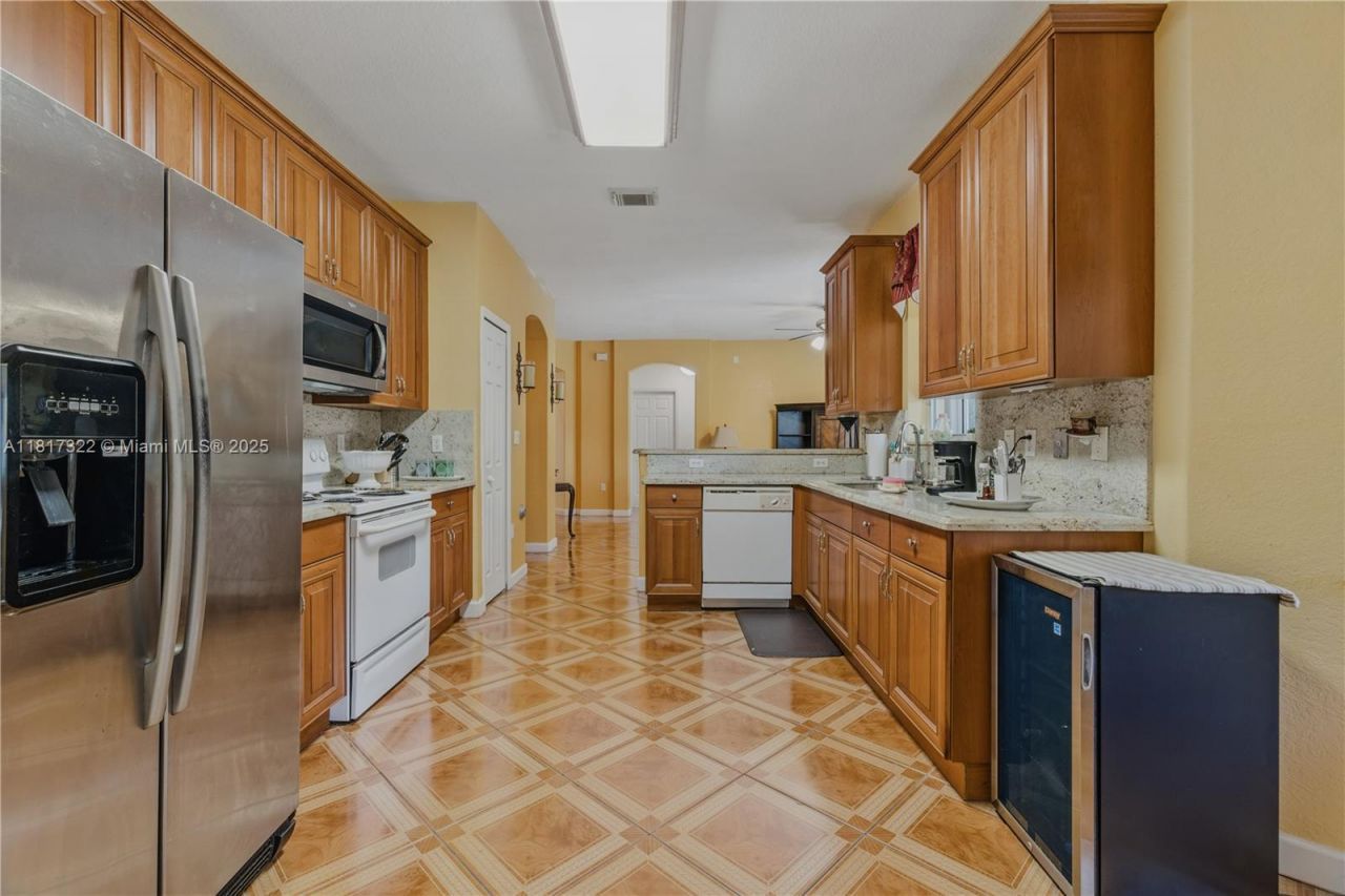 12251 SW 122nd Path, Miami, FL 33186 Photo