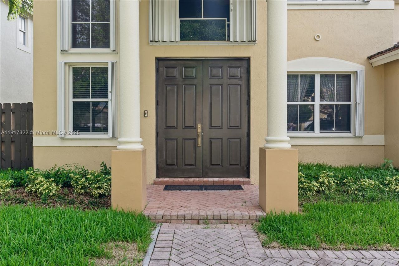 12251 SW 122nd Path, Miami, FL 33186 Photo