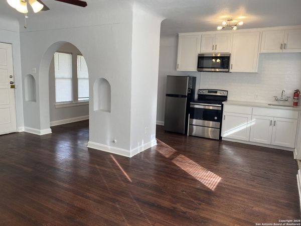 152 harrigan, Unit 6, Alamo Heights, TX 78209