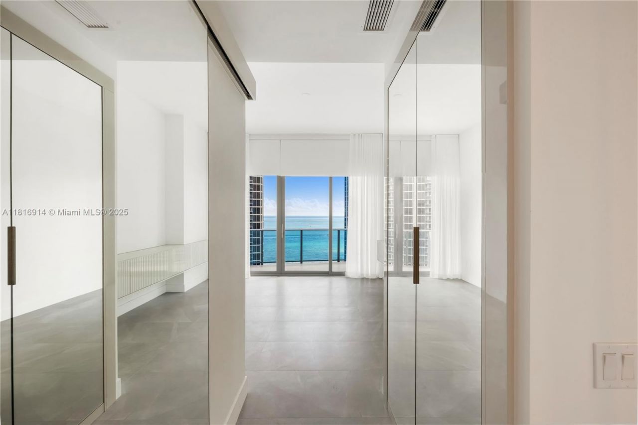 17550 Collins, Unit 1604, Sunny Isles Beach, FL 33160 Photo