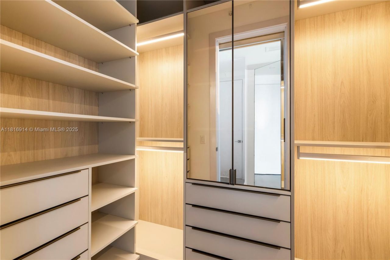 17550 Collins, Unit 1604, Sunny Isles Beach, FL 33160 Photo