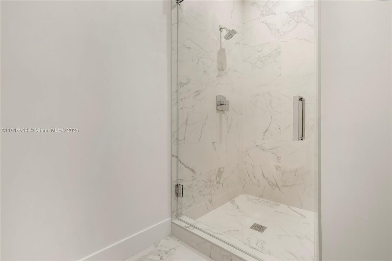 17550 Collins, Unit 1604, Sunny Isles Beach, FL 33160 Photo