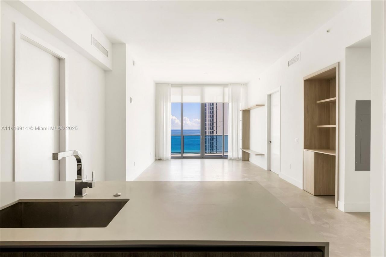 17550 Collins, Unit 1604, Sunny Isles Beach, FL 33160 Photo