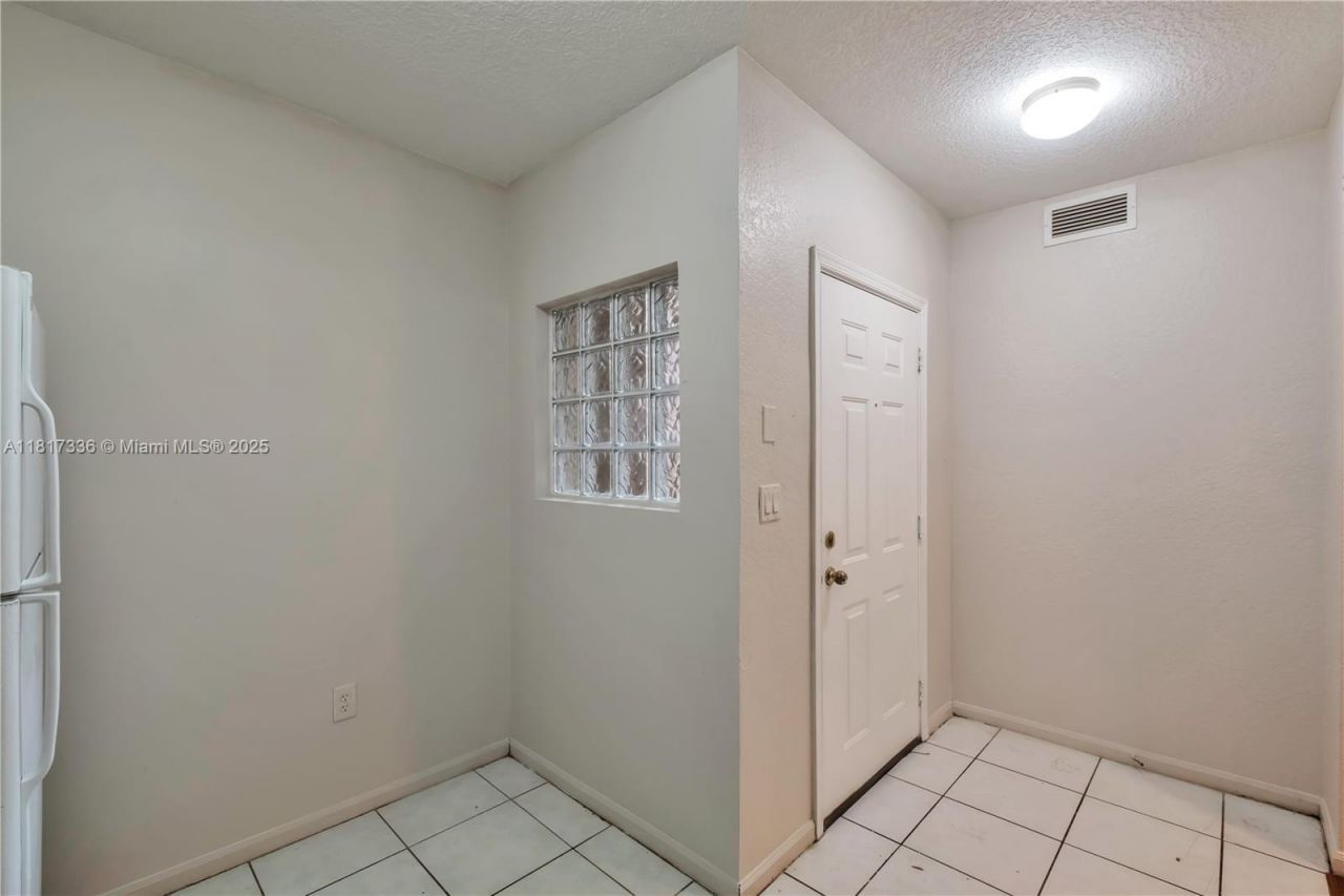 1103 Golden Lakes Blvd, Unit 1013, West Palm Beach, FL 33411 Photo