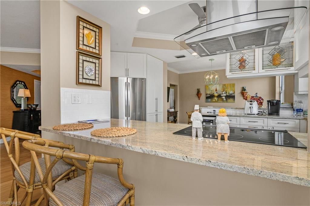 430 Cove Tower Dr, Unit 501, Naples, FL 34110 Photo