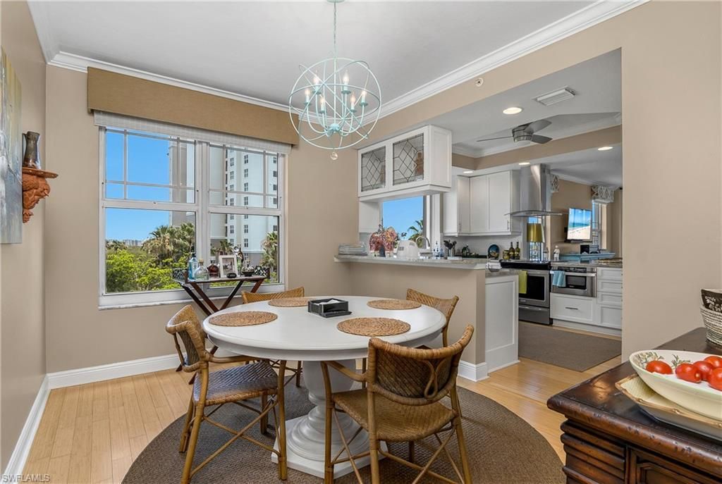 430 Cove Tower Dr, Unit 501, Naples, FL 34110 Photo