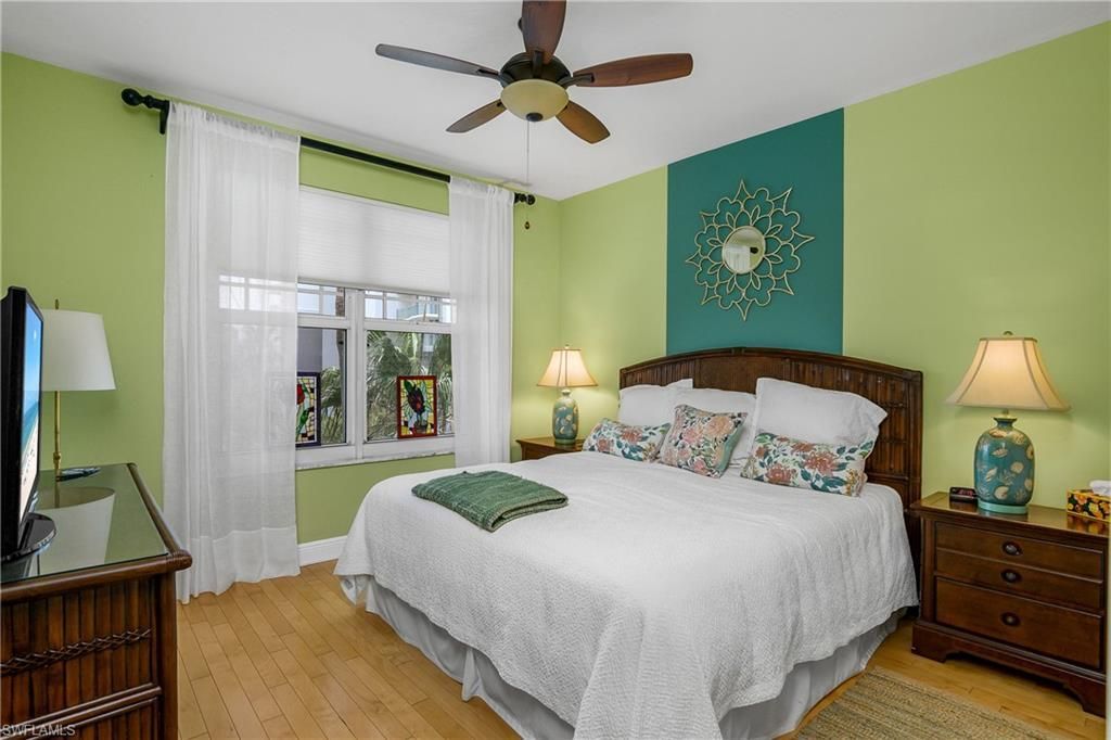 430 Cove Tower Dr, Unit 501, Naples, FL 34110 Photo
