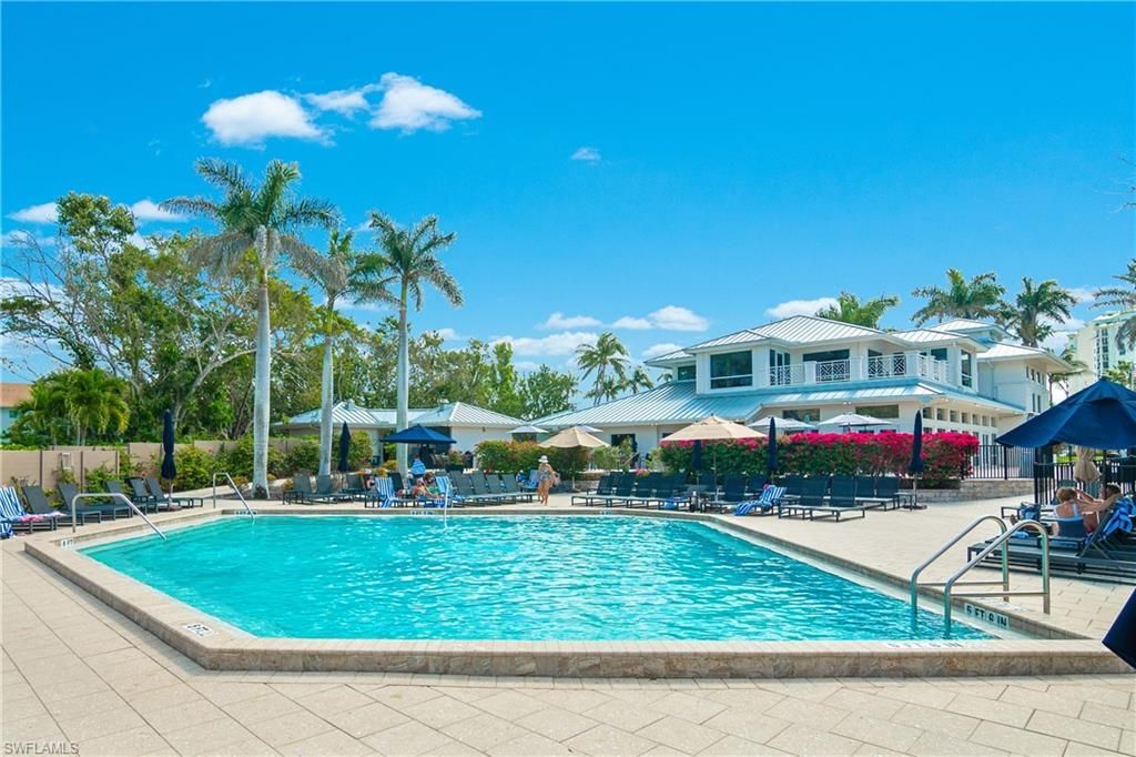 430 Cove Tower Dr, Unit 501, Naples, FL 34110 Photo