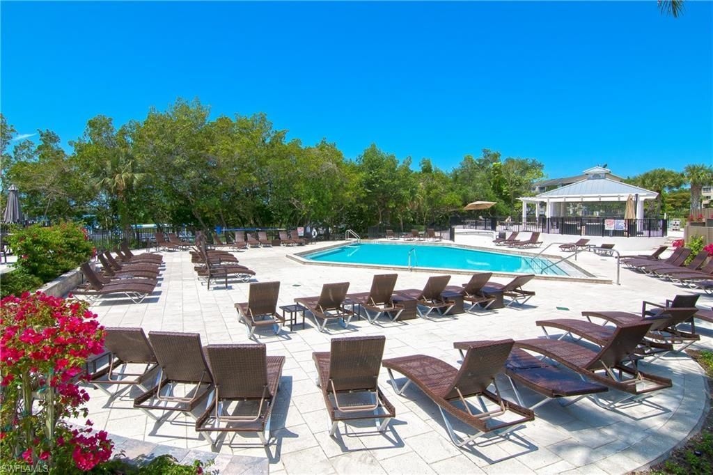430 Cove Tower Dr, Unit 501, Naples, FL 34110 Photo