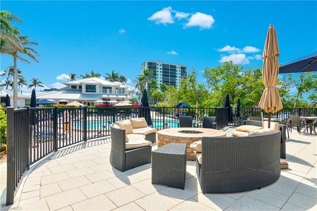 430 Cove Tower Dr, Unit 501, Naples, FL 34110 Photo