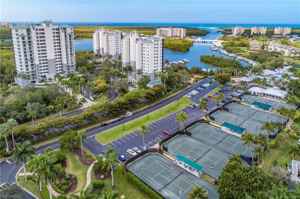 430 Cove Tower Dr, Unit 501, Naples, FL 34110 Photo