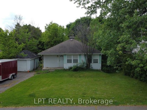 868 Mountainview Avenue, Ottawa, ON K2B5G2