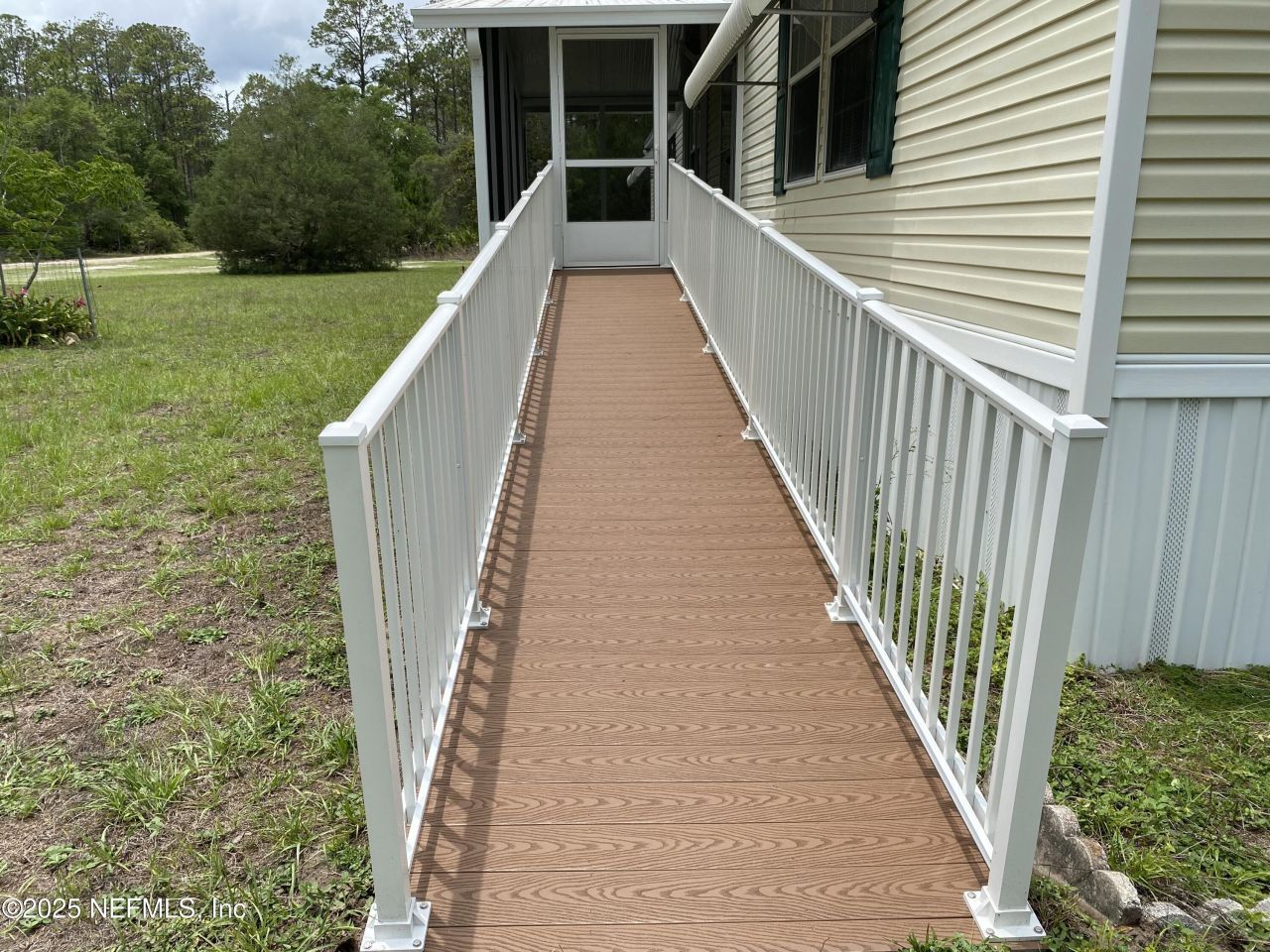 138 Pine Cone Drive, Georgetown, FL 32139 Photo