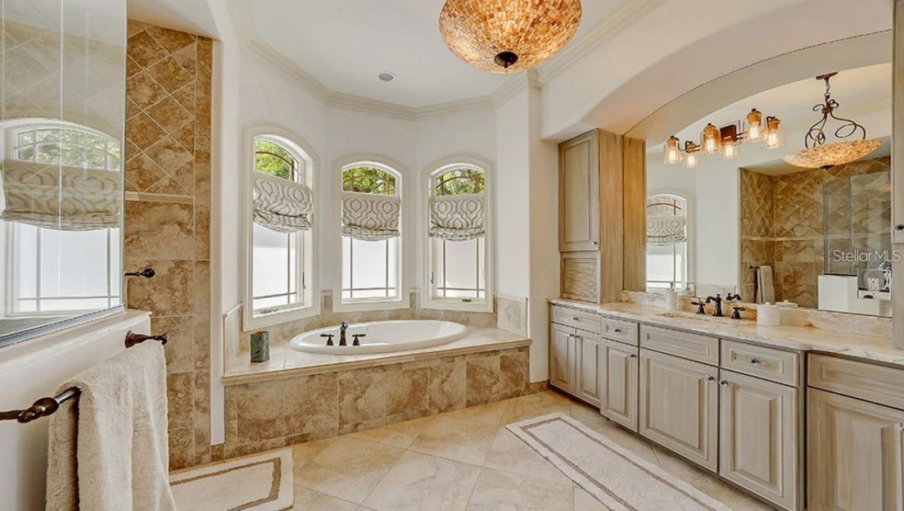 1725 Bonita Court, Sarasota, FL 34239 Photo