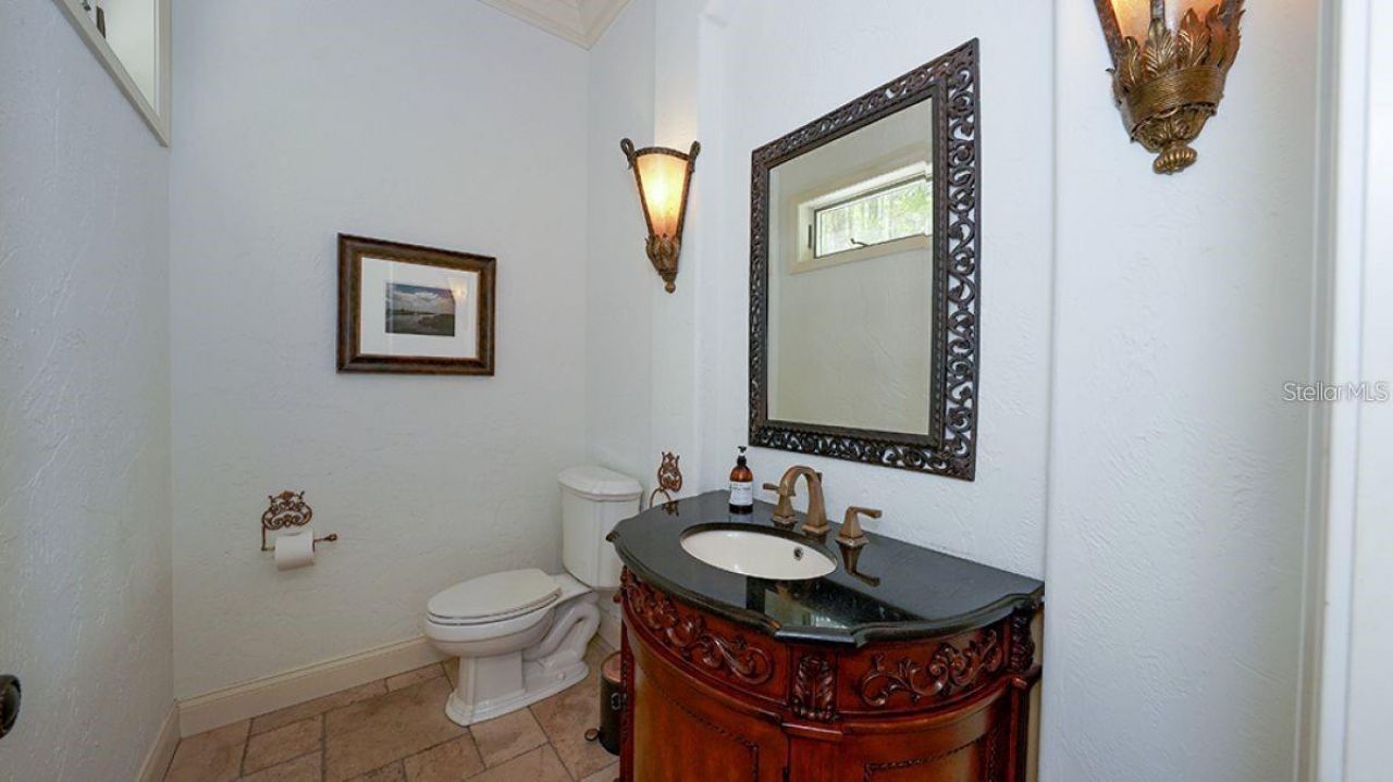 1725 Bonita Court, Sarasota, FL 34239 Photo