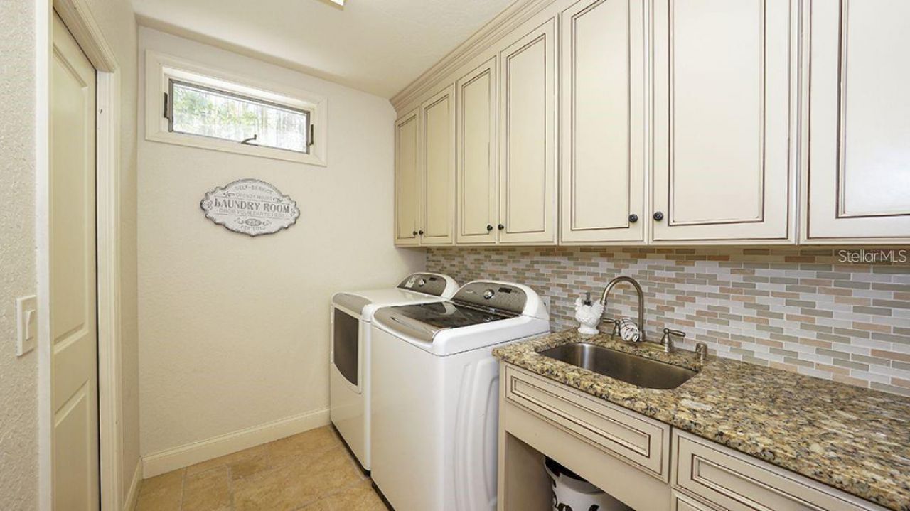 1725 Bonita Court, Sarasota, FL 34239 Photo