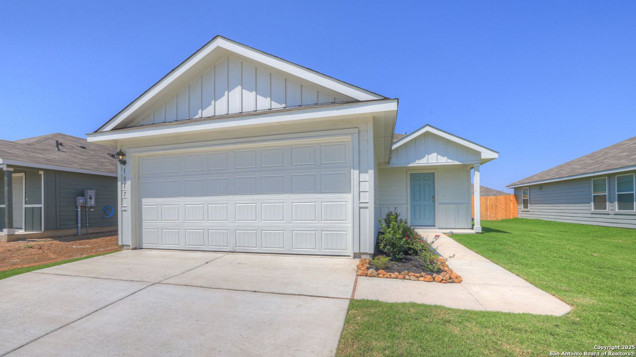 1017 Seedling Lane, Seguin, TX 78155 Main Photo