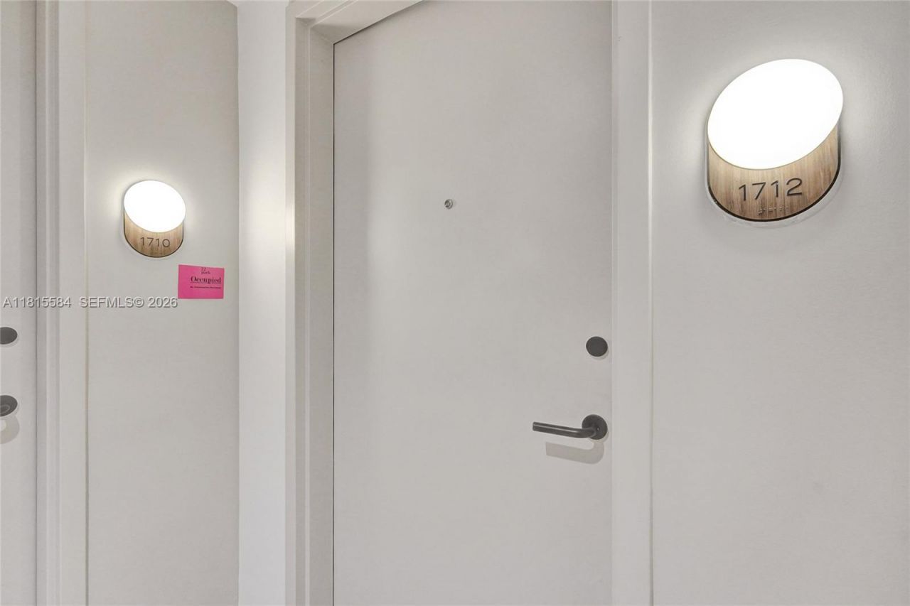 580 72nd St, Unit 1712, Miami, FL 33141 Photo