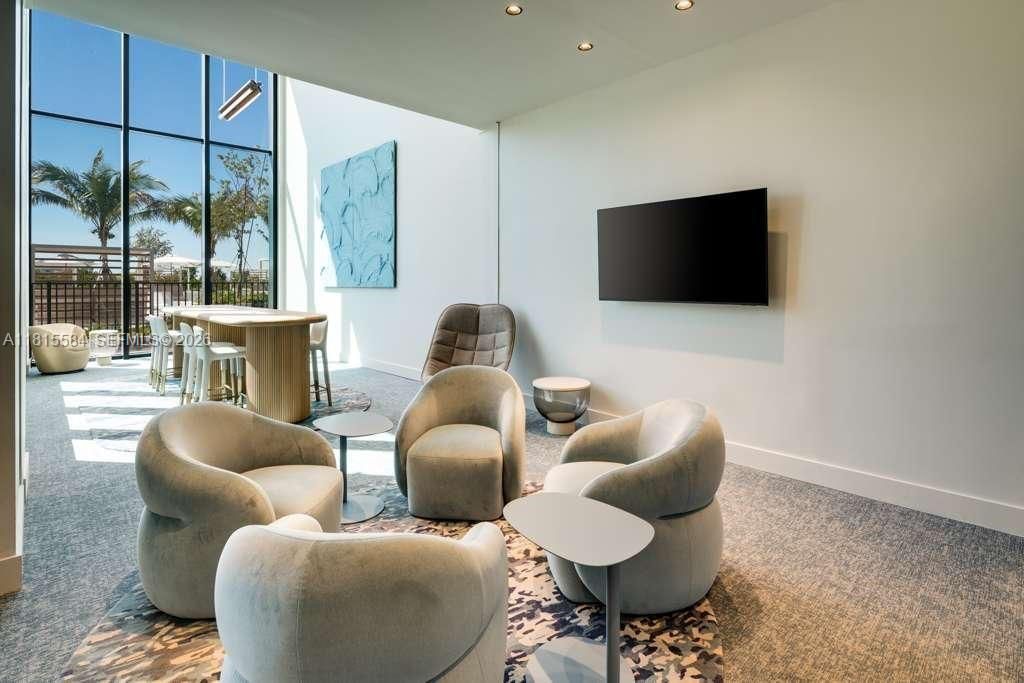 580 72nd St, Unit 1712, Miami, FL 33141 Photo