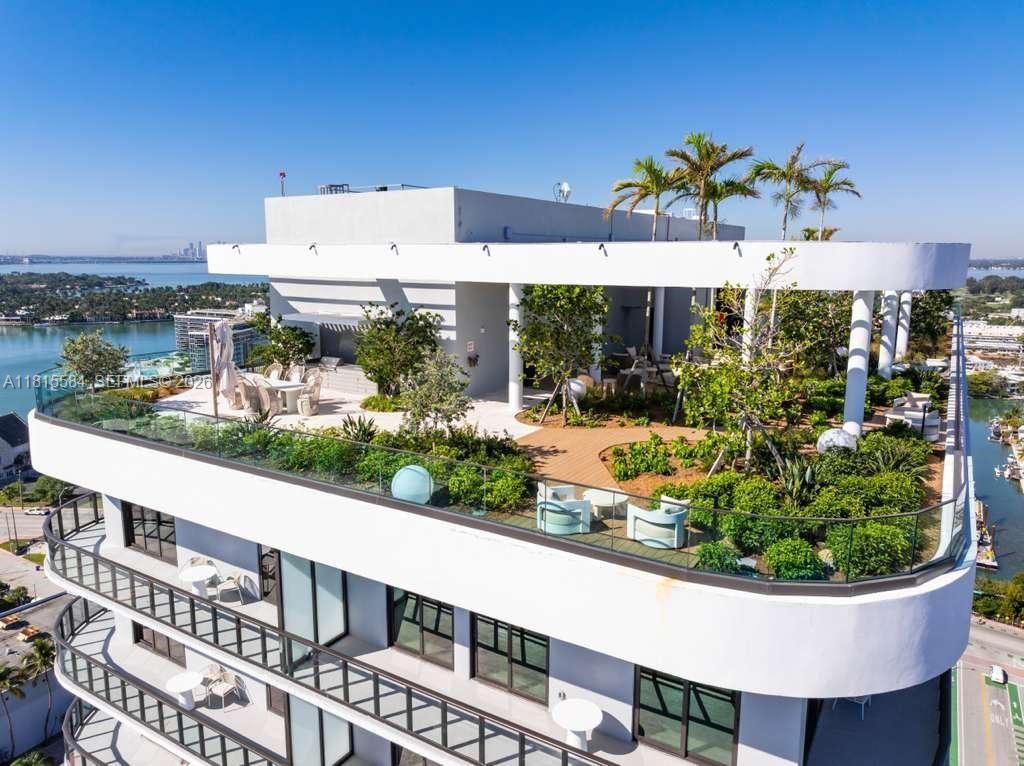 580 72nd St, Unit 1712, Miami, FL 33141 Photo