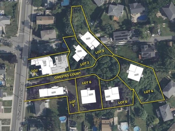 2349 S Seamans Neck Road, Seaford, NY 11783